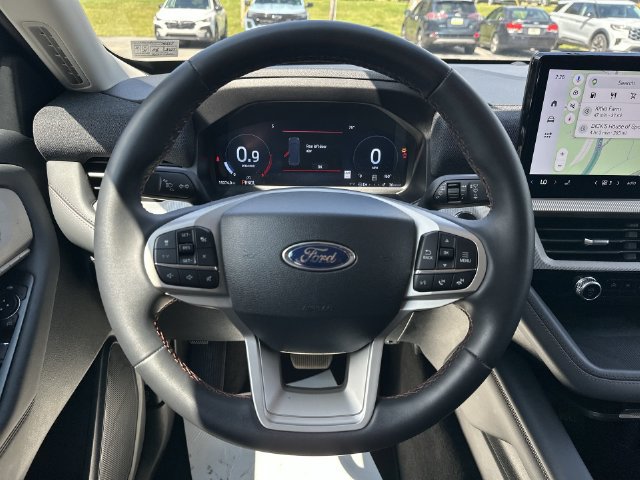Used 2025 Ford Explorer Active AWD/4WD image 20