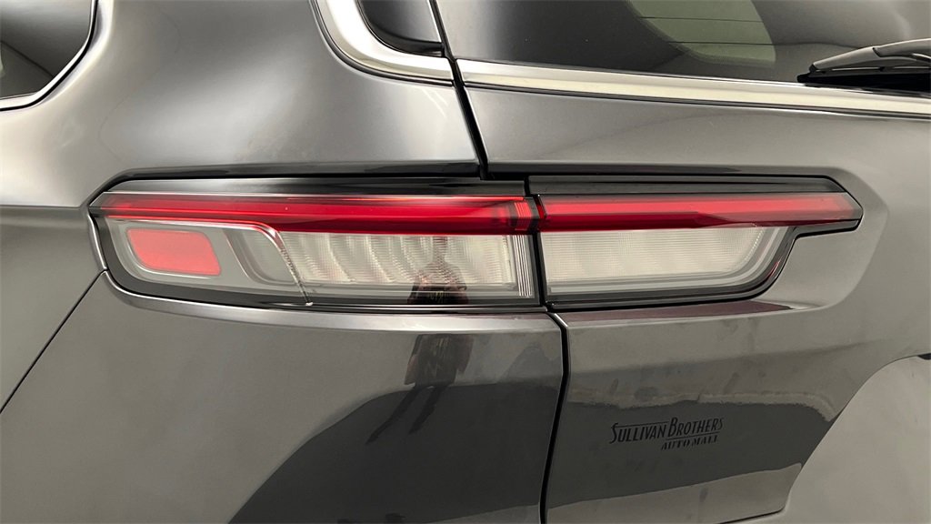 Used 2022 Jeep Grand Cherokee L Limited image 23