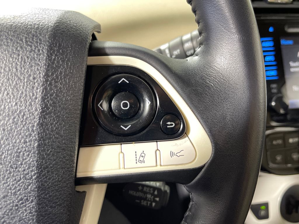 Certified 2018 Toyota Prius Three FWD image 27