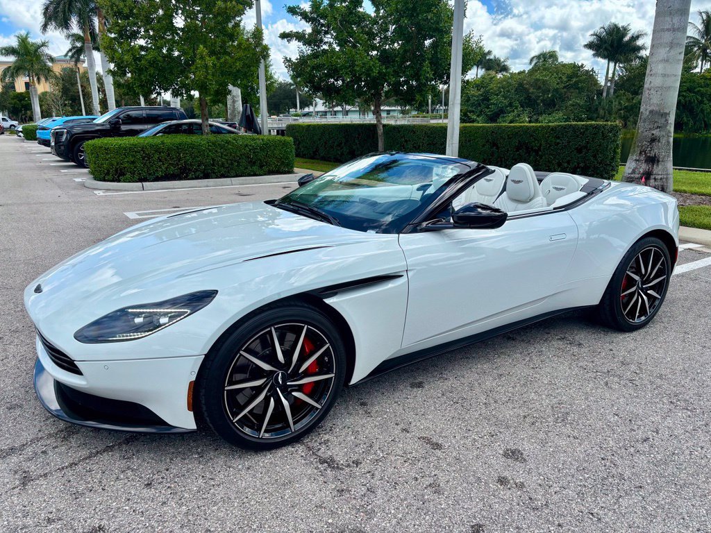 Used 2023 Aston Martin DB11 Volante RWD image 13
