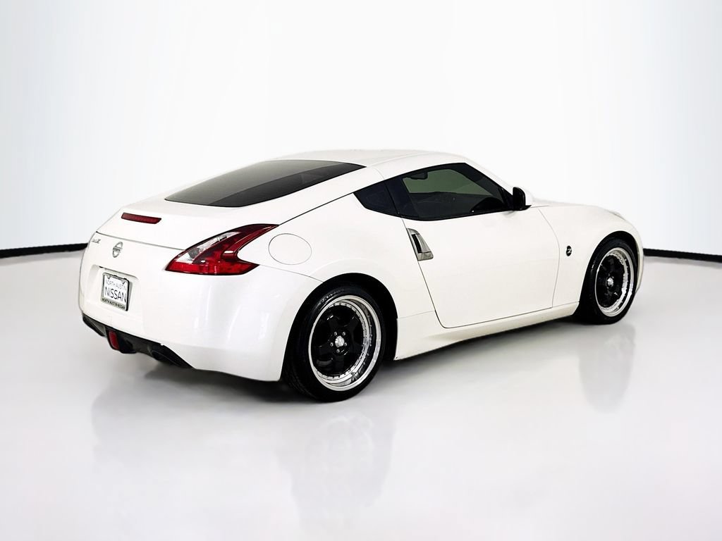 Used 2020 Nissan 370Z Coupe RWD image 7