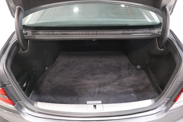 Used 2021 Genesis G90 3.3T Premium RWD image 38
