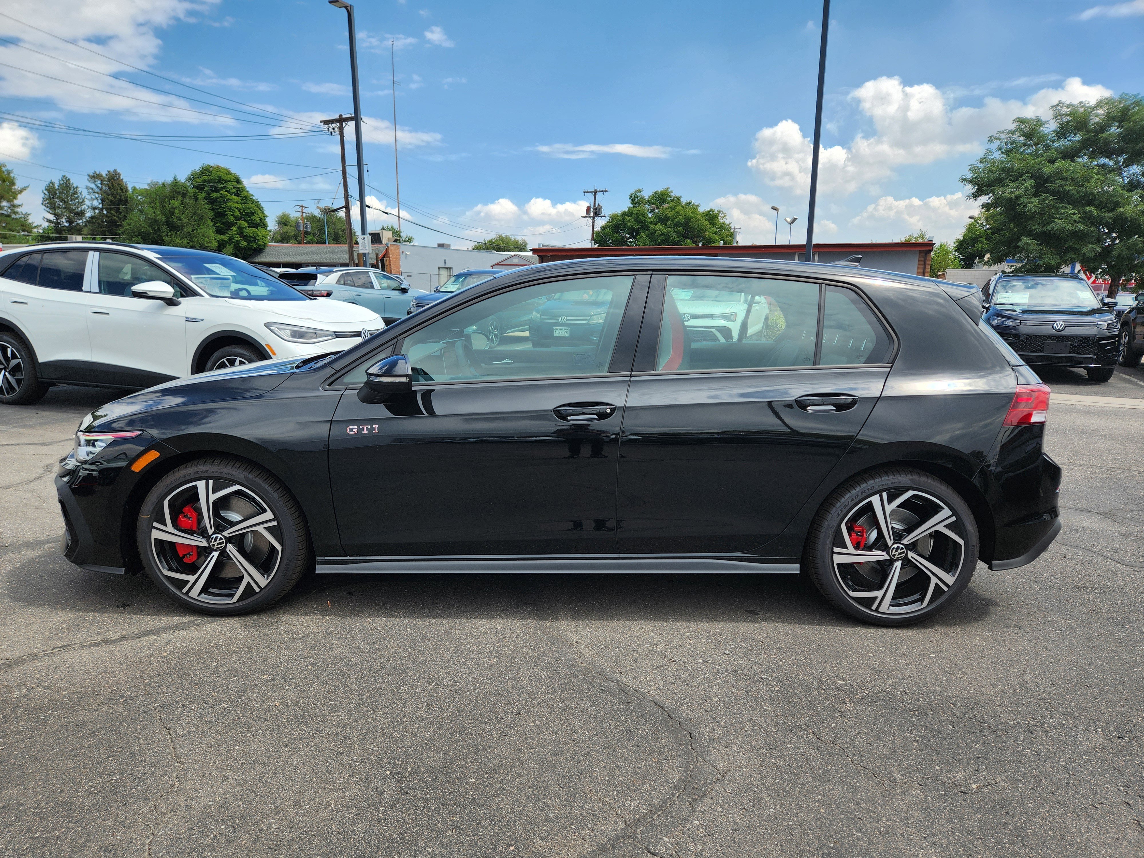 New 2025 Volkswagen GTI SE image 4