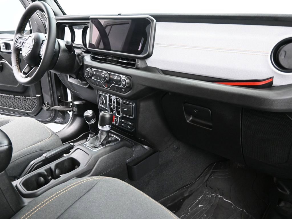 Used 2024 Jeep Gladiator Willys image 26