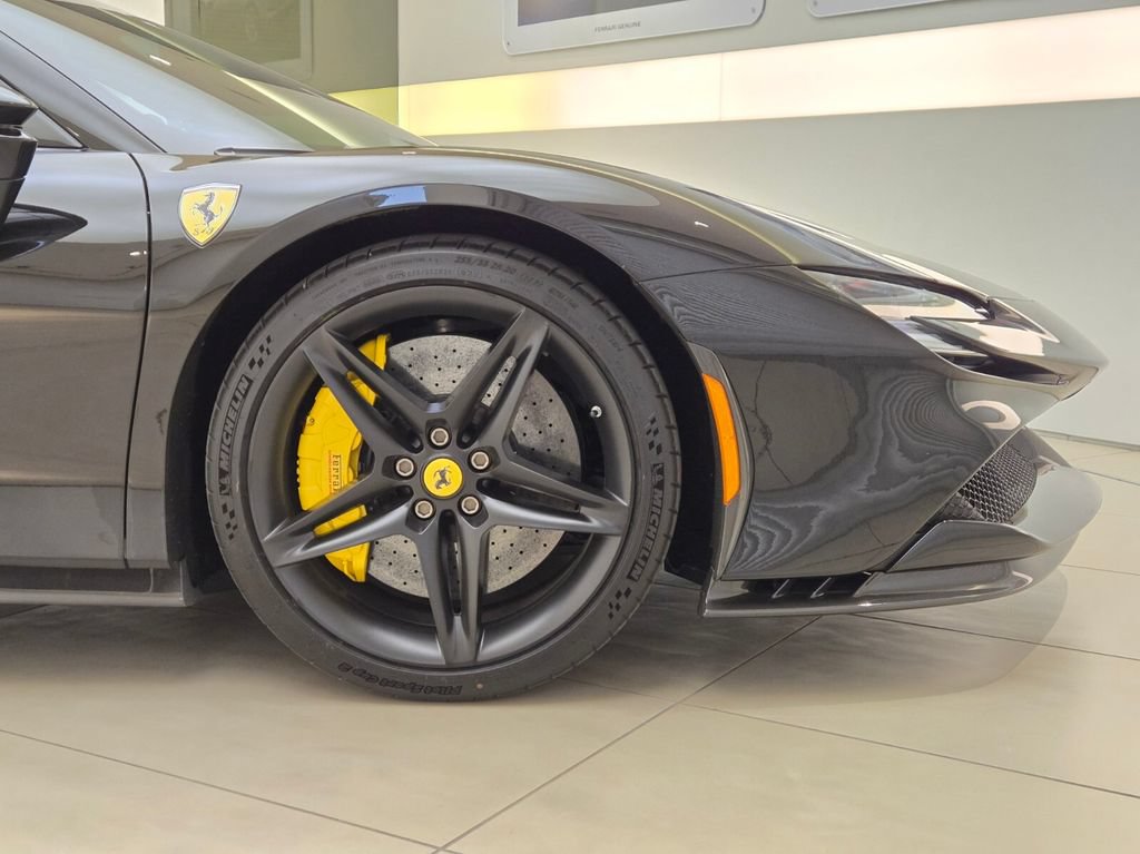 Used 2022 Ferrari SF90 Stradale AWD/4WD image 8