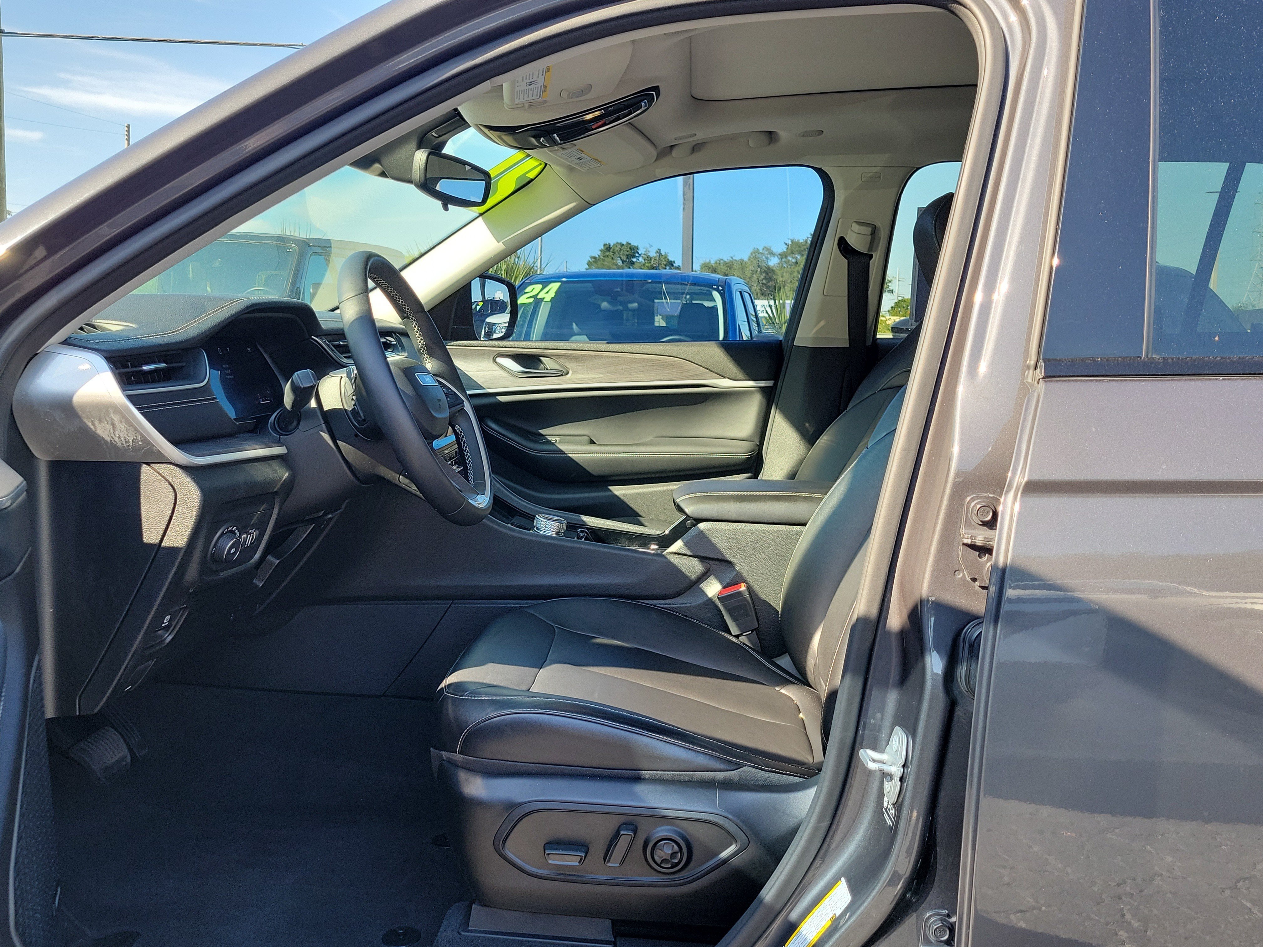 Used 2021 Jeep Grand Cherokee L Limited w/ Trailer Tow Package AWD/4WD image 20
