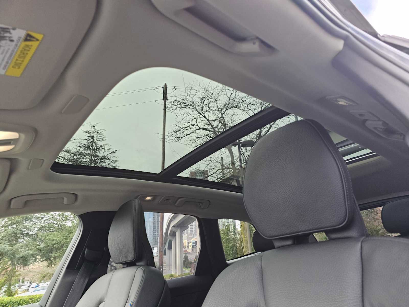 Certified 2025 Volvo XC60 B5 Plus image 24