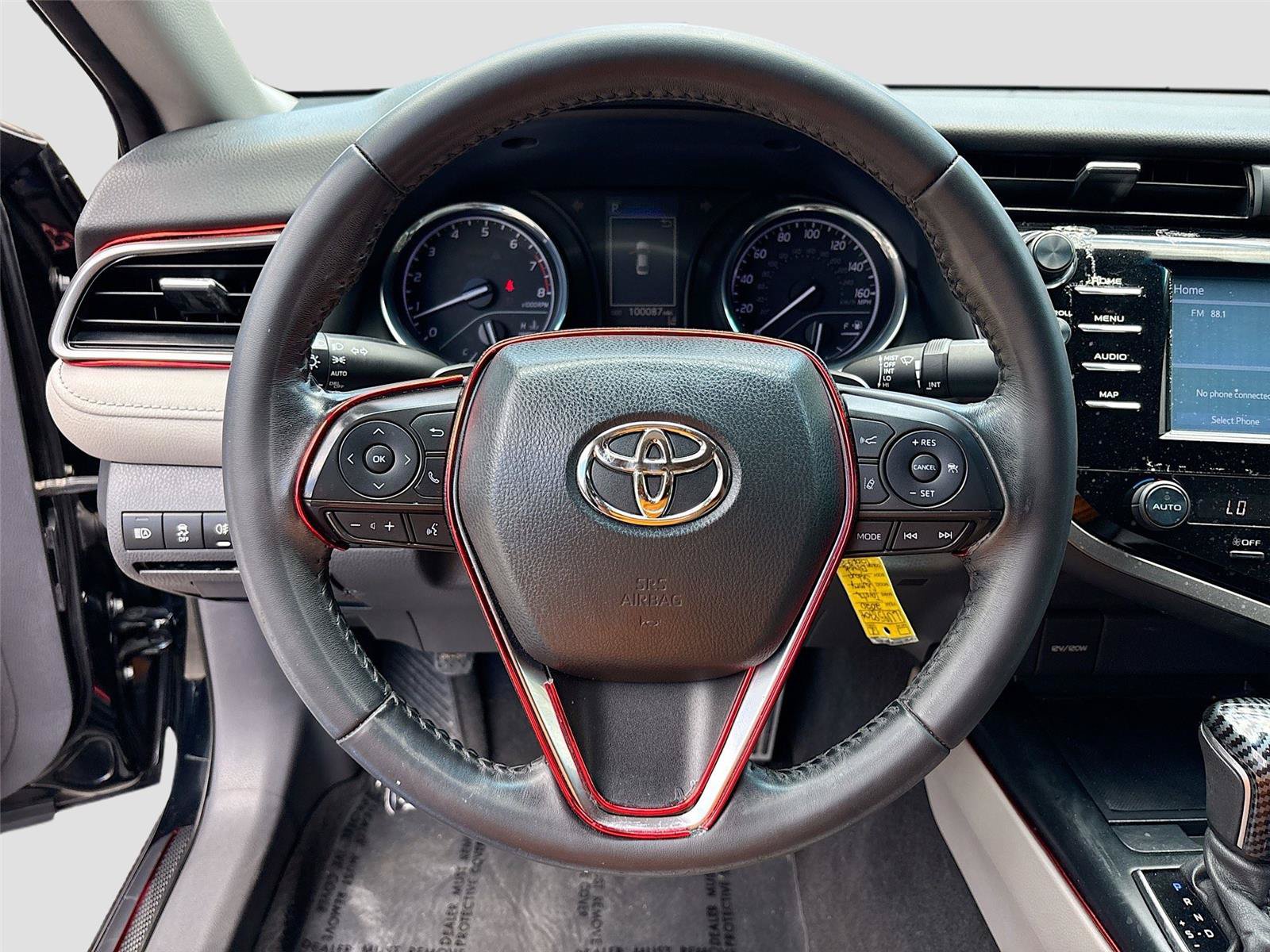 Used 2020 Toyota Camry SE FWD image 11