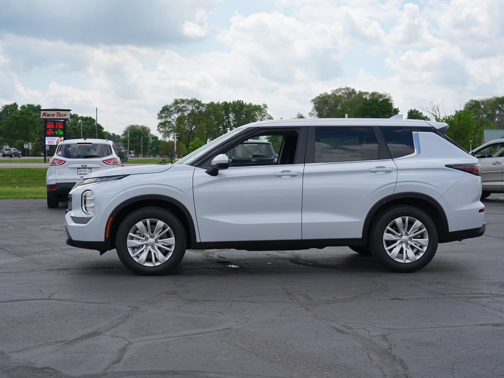 New 2026 Mitsubishi Outlander ES AWD/4WD image 6