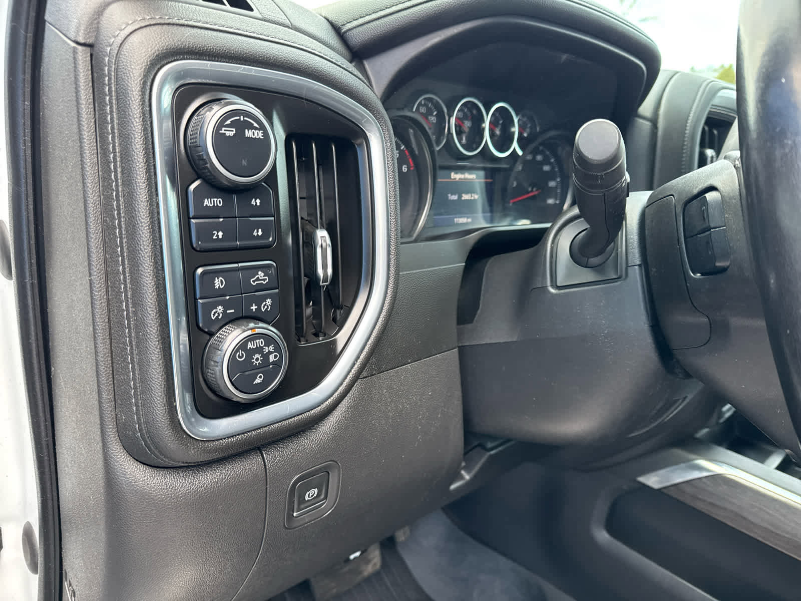 Used 2021 Chevrolet Silverado 1500 LTZ image 19