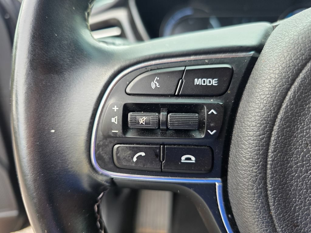 Used 2020 Kia Niro EX FWD image 23