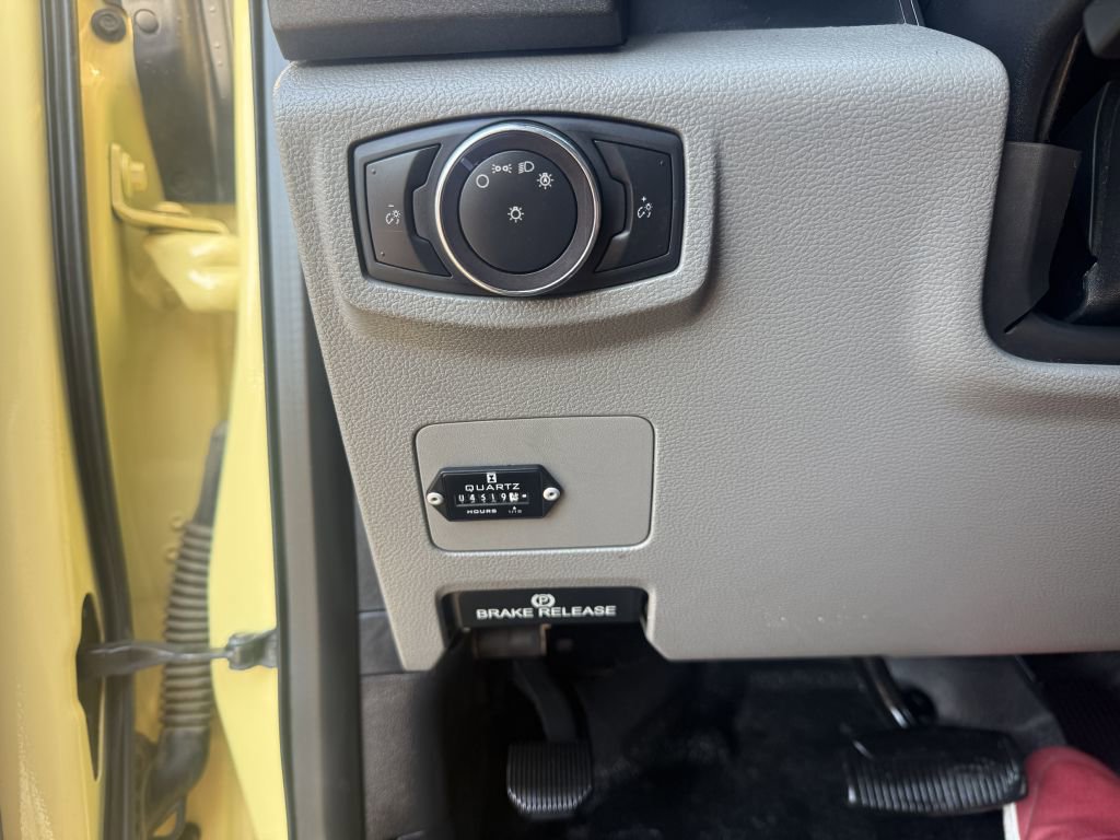 Used 2019 Ford F550 2WD Regular Cab Super Duty image 14