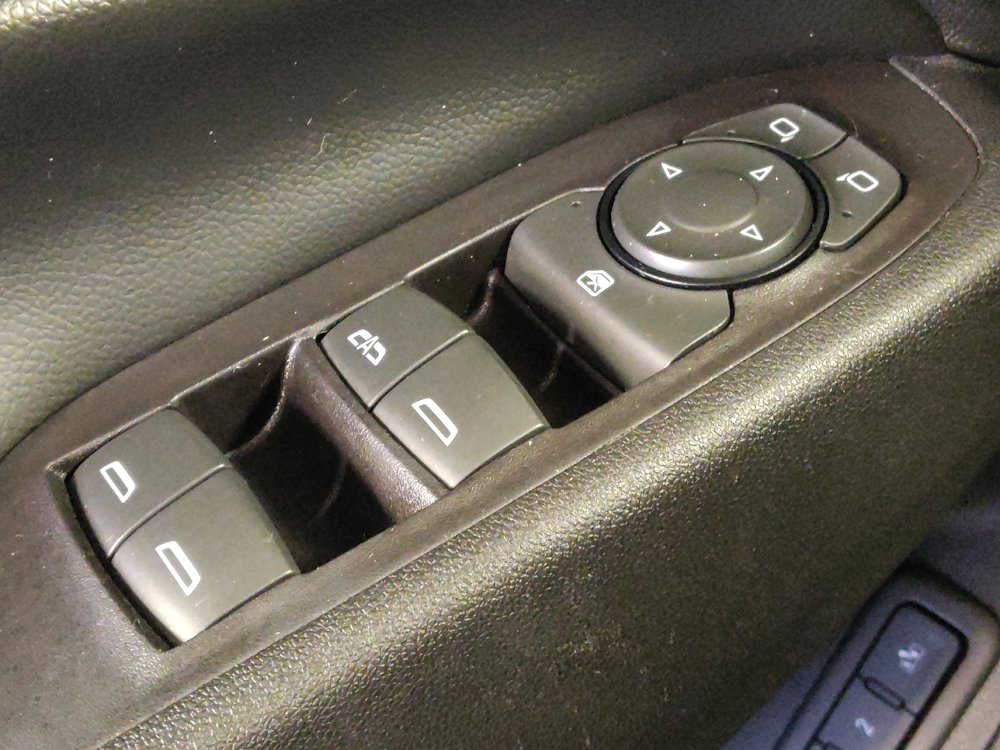 Used 2018 Chevrolet Equinox Premier FWD image 27