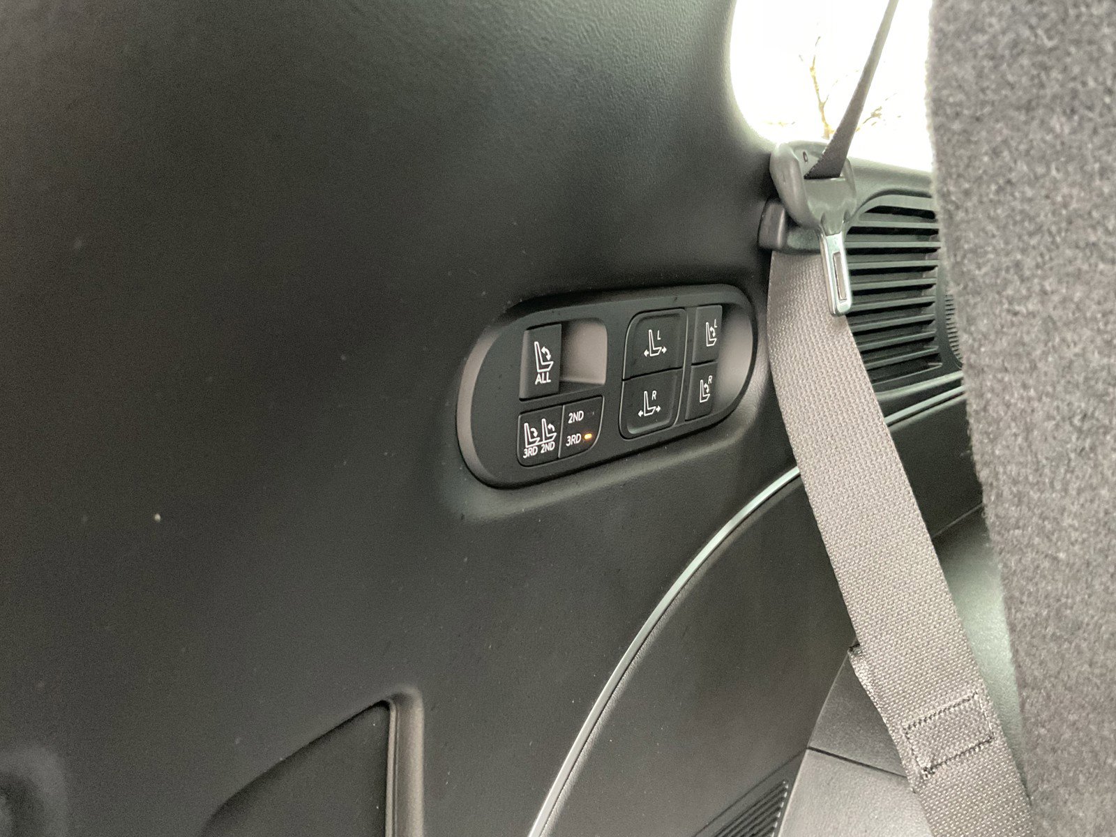 Used 2026 Hyundai Palisade Calligraphy image 13