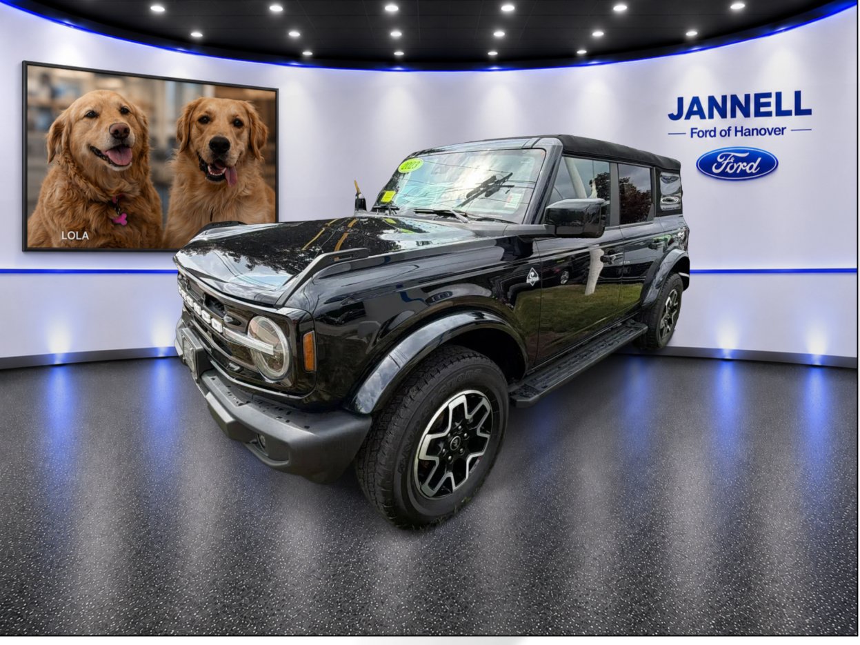Used 2023 Ford Bronco Outer Banks AWD/4WD image 1