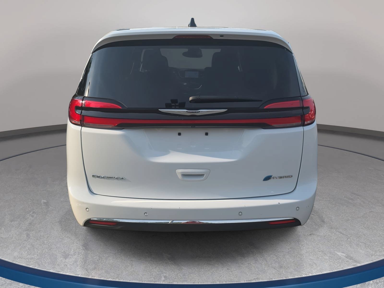 Used 2024 Chrysler Pacifica Limited FWD image 6
