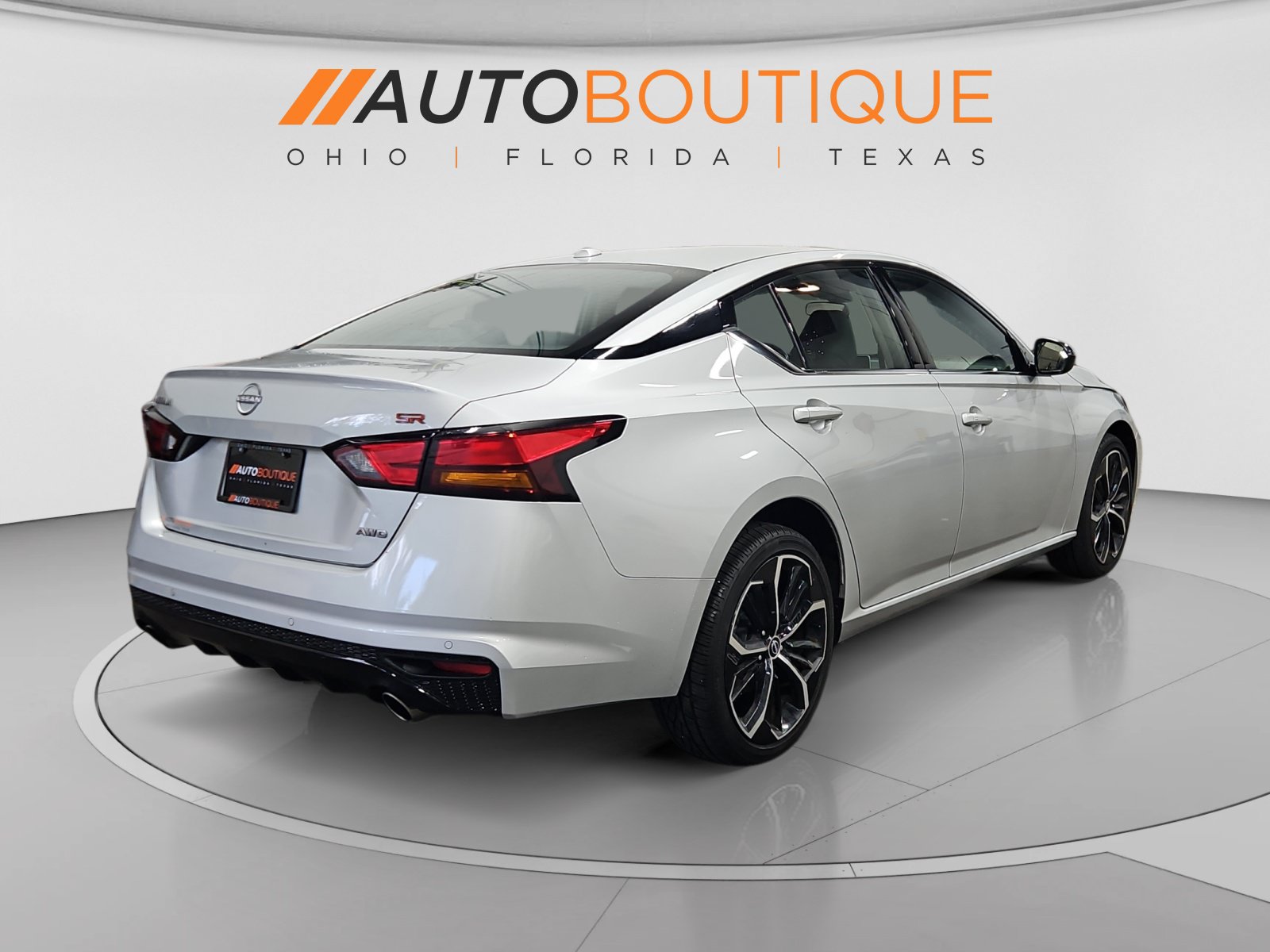 Used 2023 Nissan Altima 2.5 SR AWD/4WD image 5