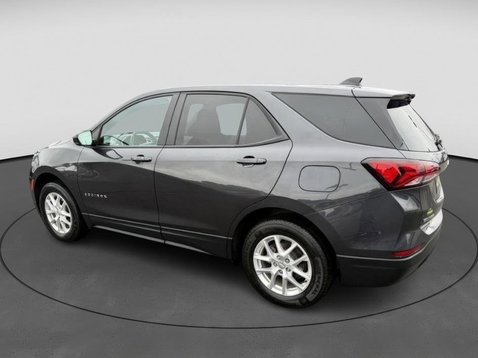 Certified 2022 Chevrolet Equinox LS w/ LS Convenience Package image 8