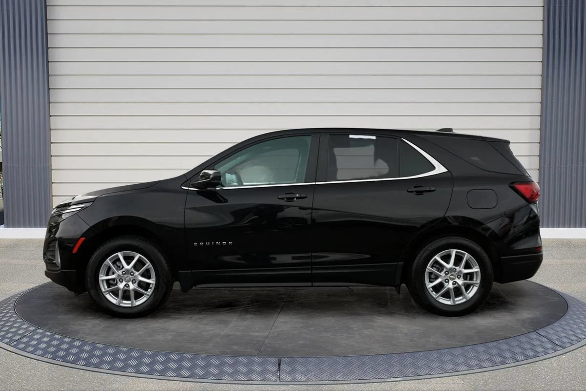 Used 2024 Chevrolet Equinox LT AWD/4WD image 4
