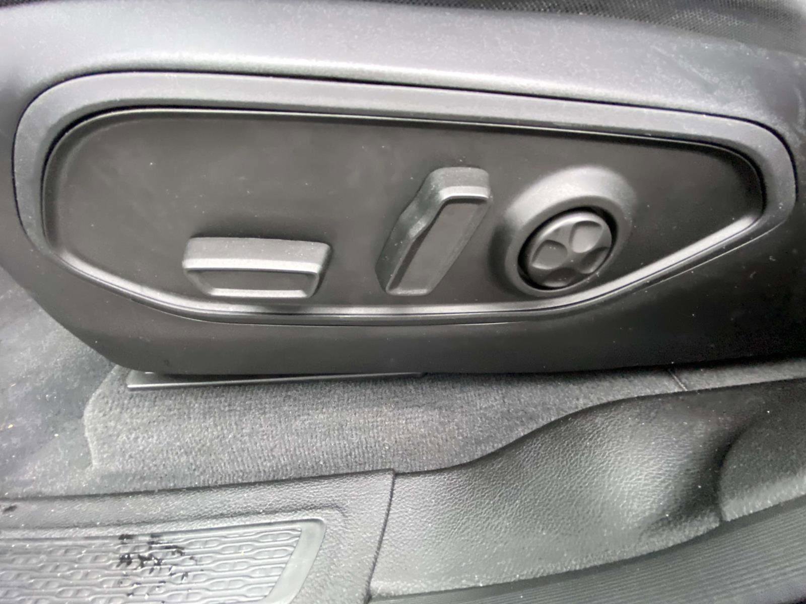 Certified 2024 Jeep Grand Cherokee Laredo image 13