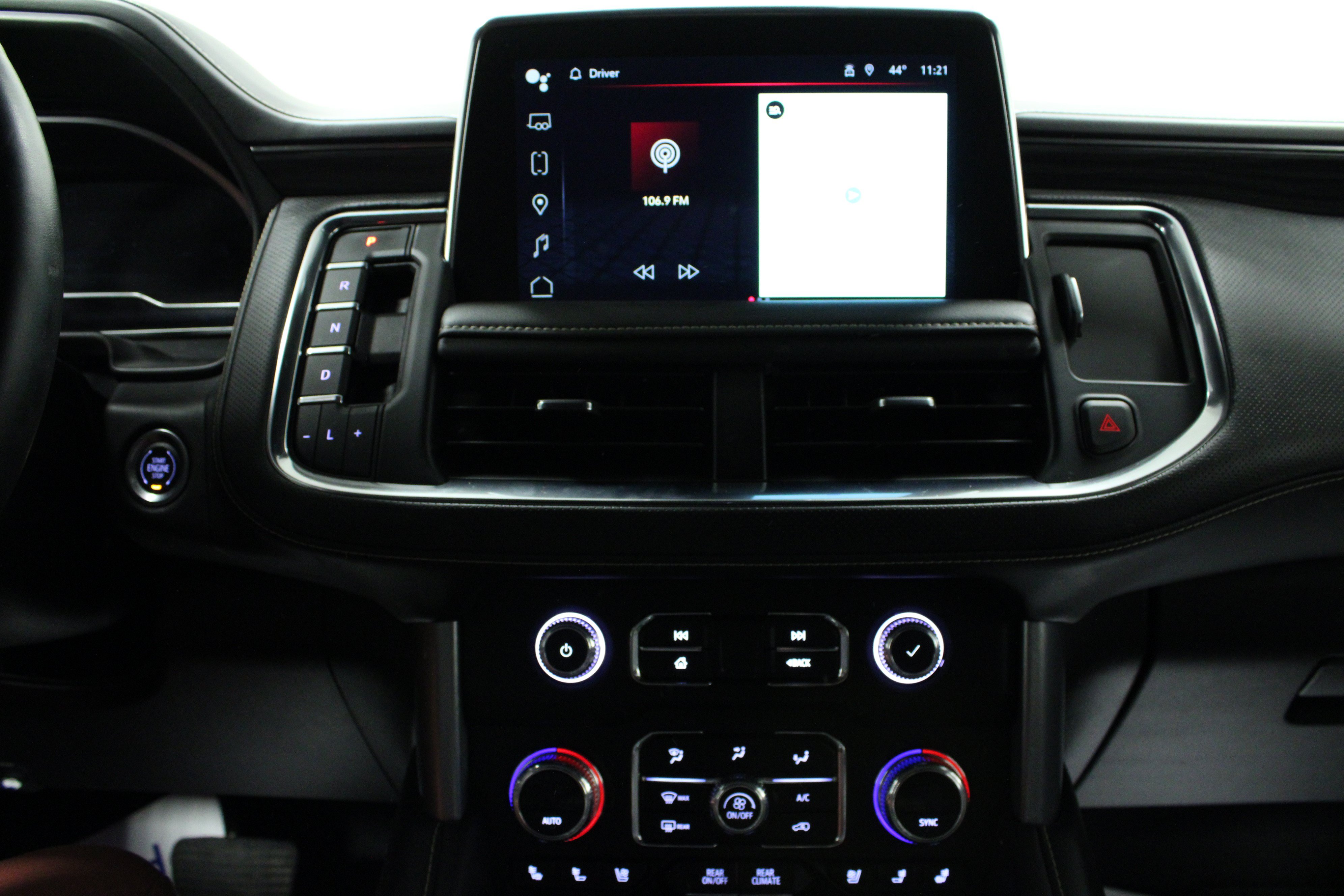 Used 2024 GMC Yukon SLT w/ SLT Luxury Package AWD/4WD image 23