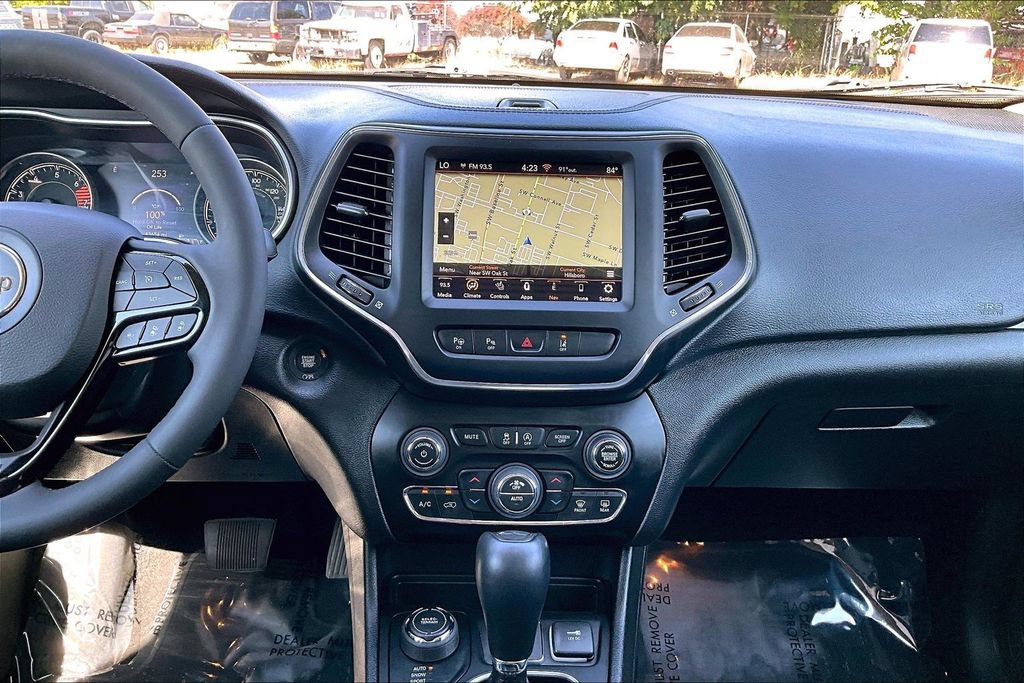 Used 2023 Jeep Cherokee Altitude Lux AWD/4WD image 8