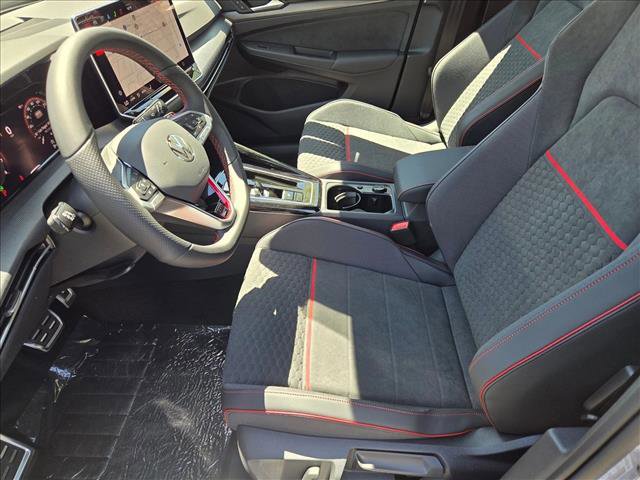New 2025 Volkswagen Golf SE image 4