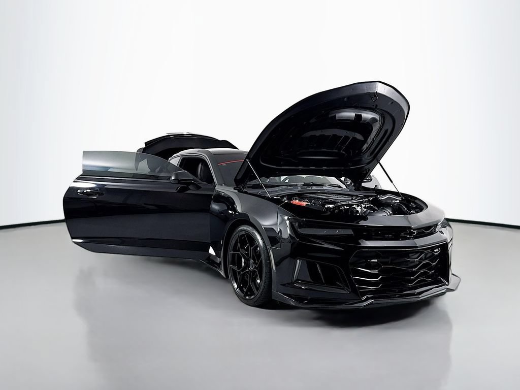 Used 2018 Chevrolet Camaro ZL1 RWD image 33