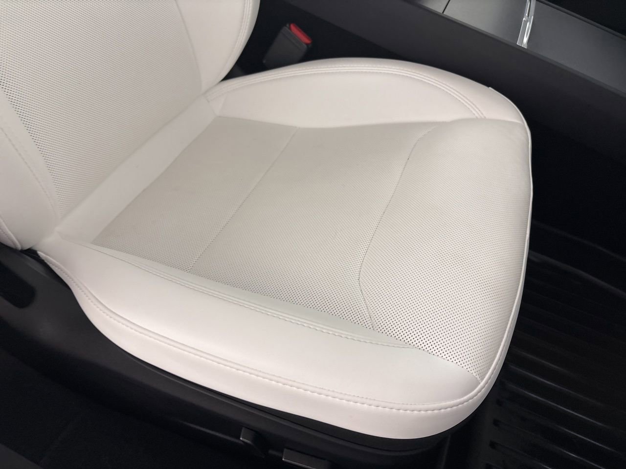 Used 2025 Tesla Model 3 Long Range image 23