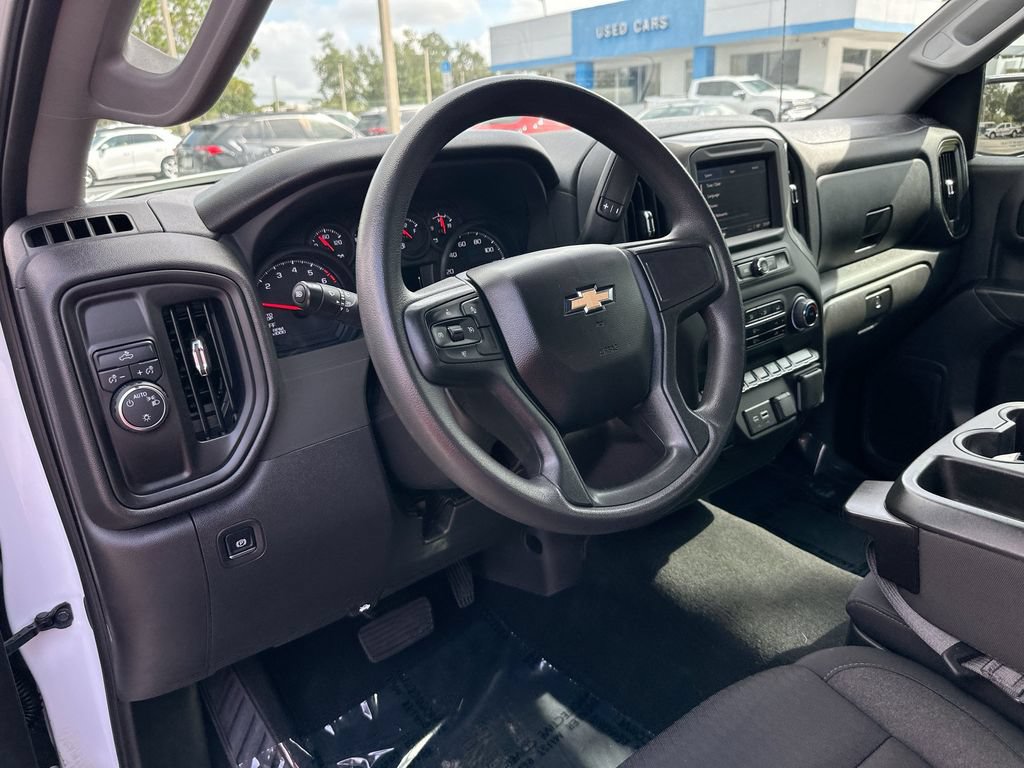 Certified 2025 Chevrolet Silverado 1500 Custom RWD image 9