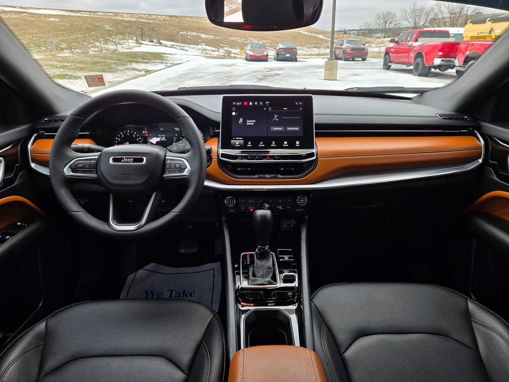 Used 2024 Jeep Compass Limited image 18