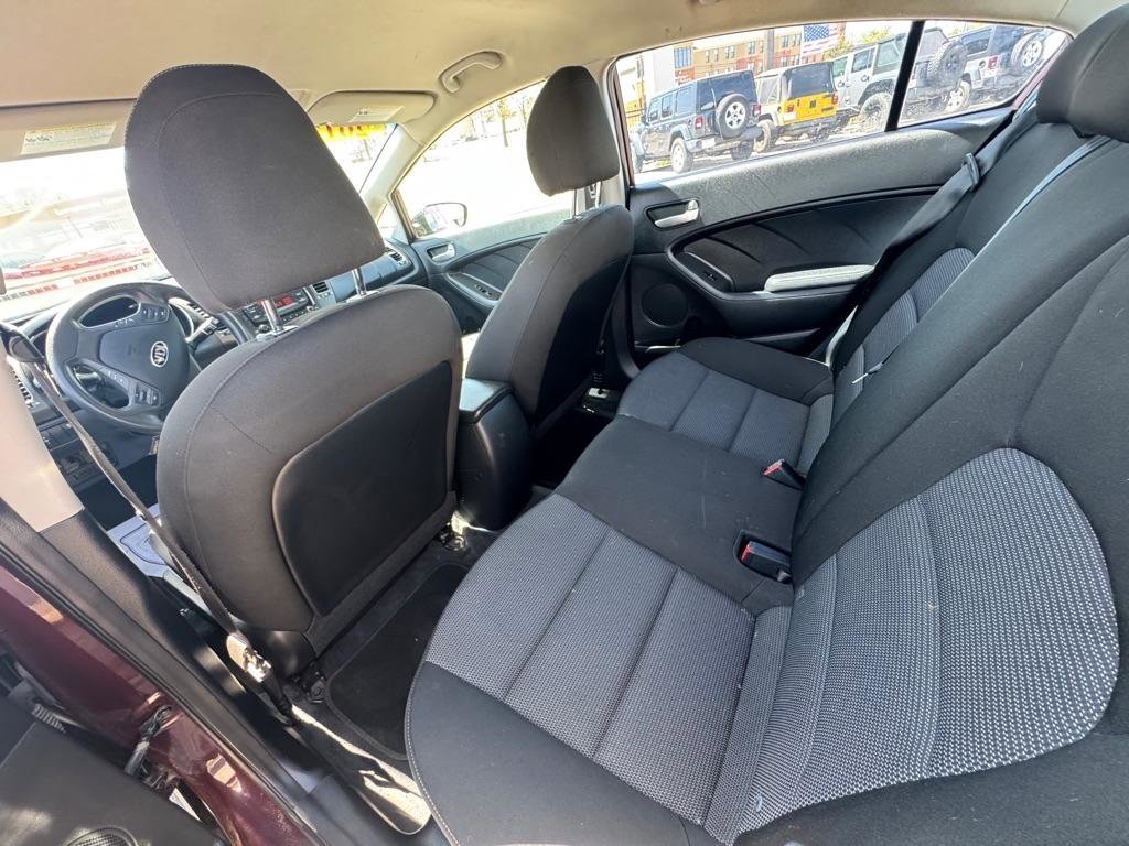 Used 2017 Kia Forte LX FWD image 15