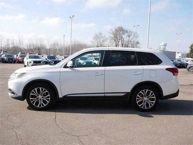 Used 2018 Mitsubishi Outlander SE image 4