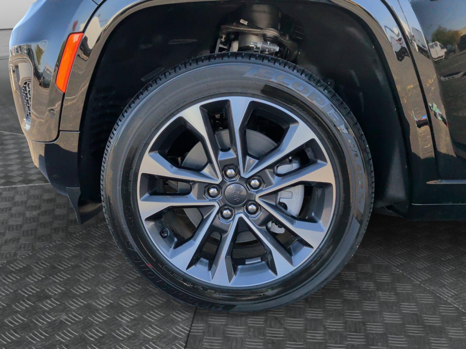 New 2025 Jeep Grand Cherokee L Overland image 14