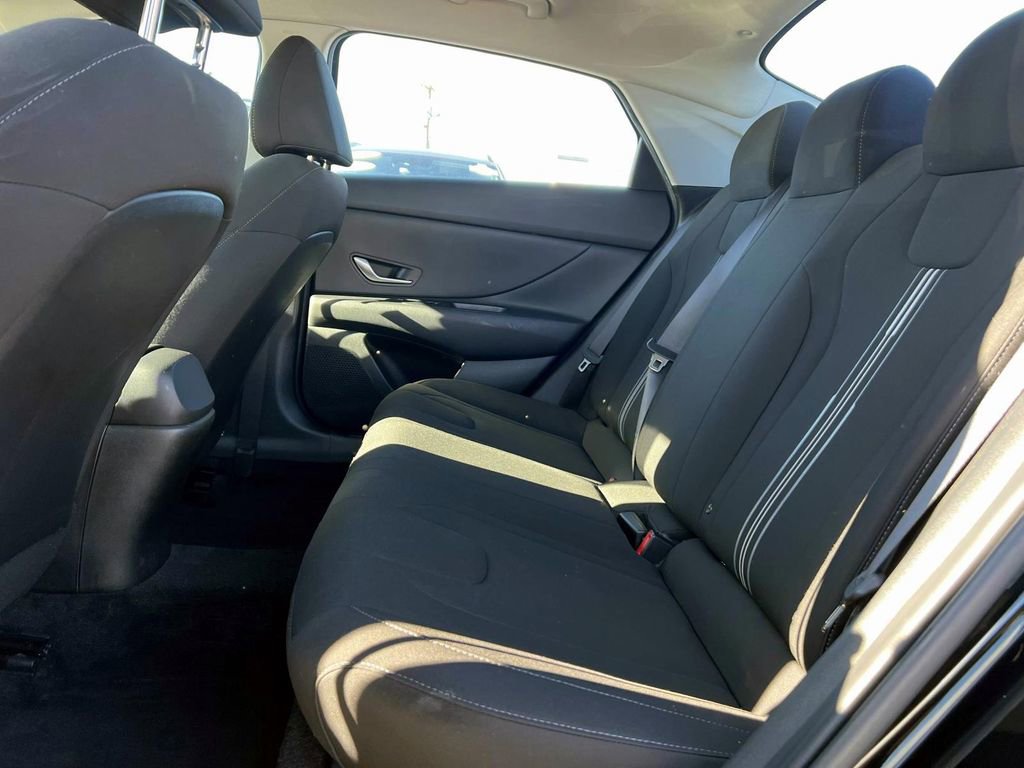 Certified 2022 Hyundai Elantra SEL image 12