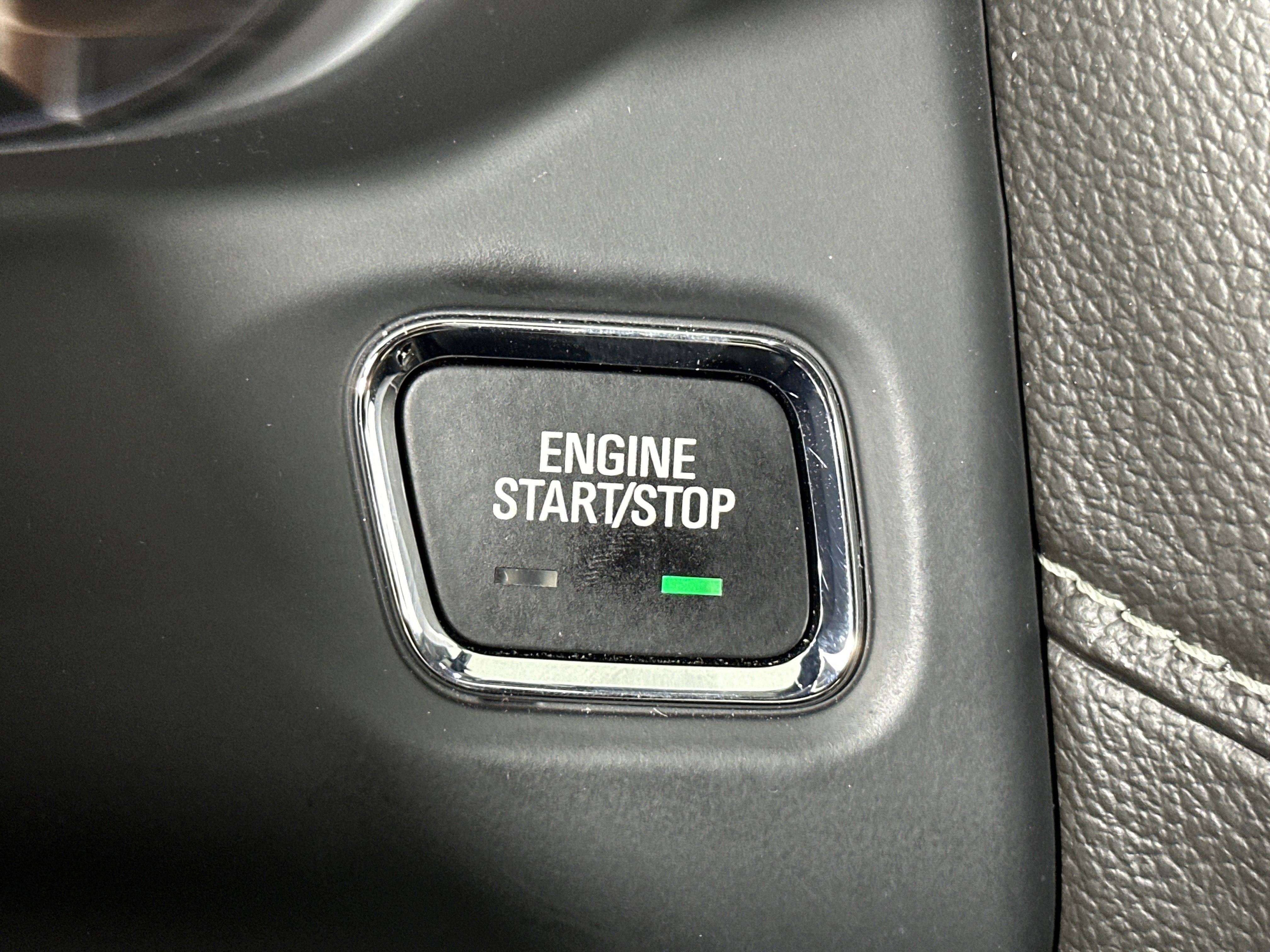 Certified 2023 GMC Acadia SLE w/ Driver Convenience Package image 31