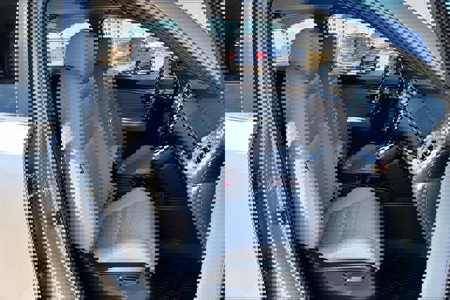 Used 2018 Honda CR-V Touring image 9