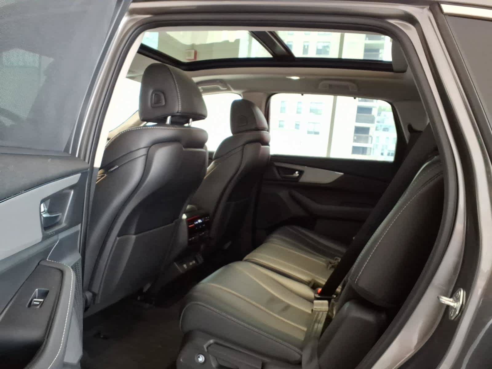Used 2024 Acura MDX SH-AWD w/ Technology Package image 17