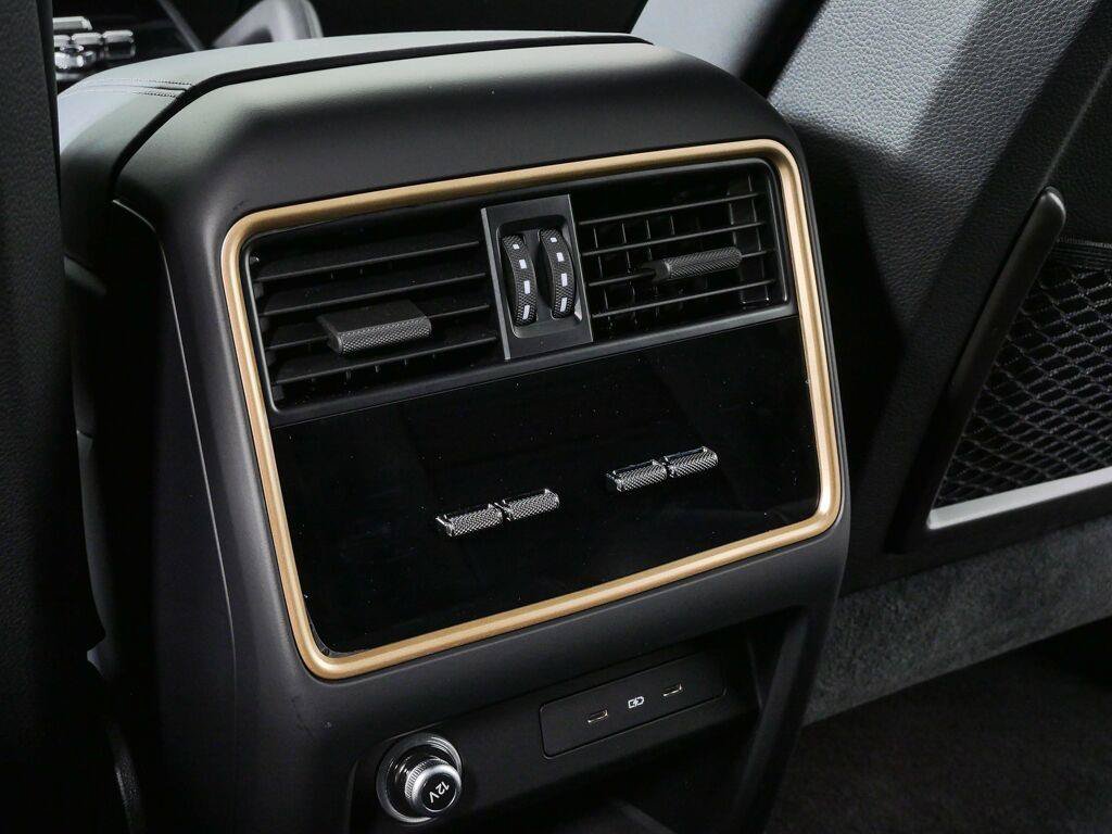 Certified 2024 Porsche Cayenne Turbo GT AWD/4WD image 21