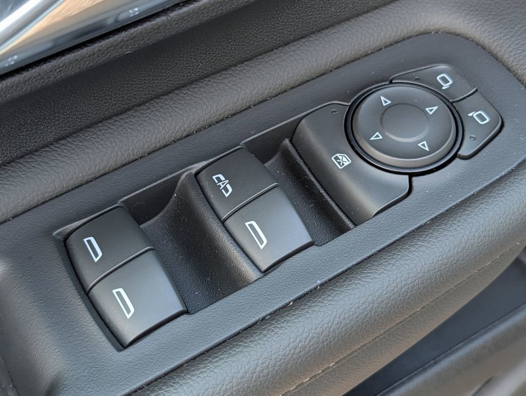 Used 2023 GMC Terrain SLE w/ Driver Convenience Package AWD/4WD image 34