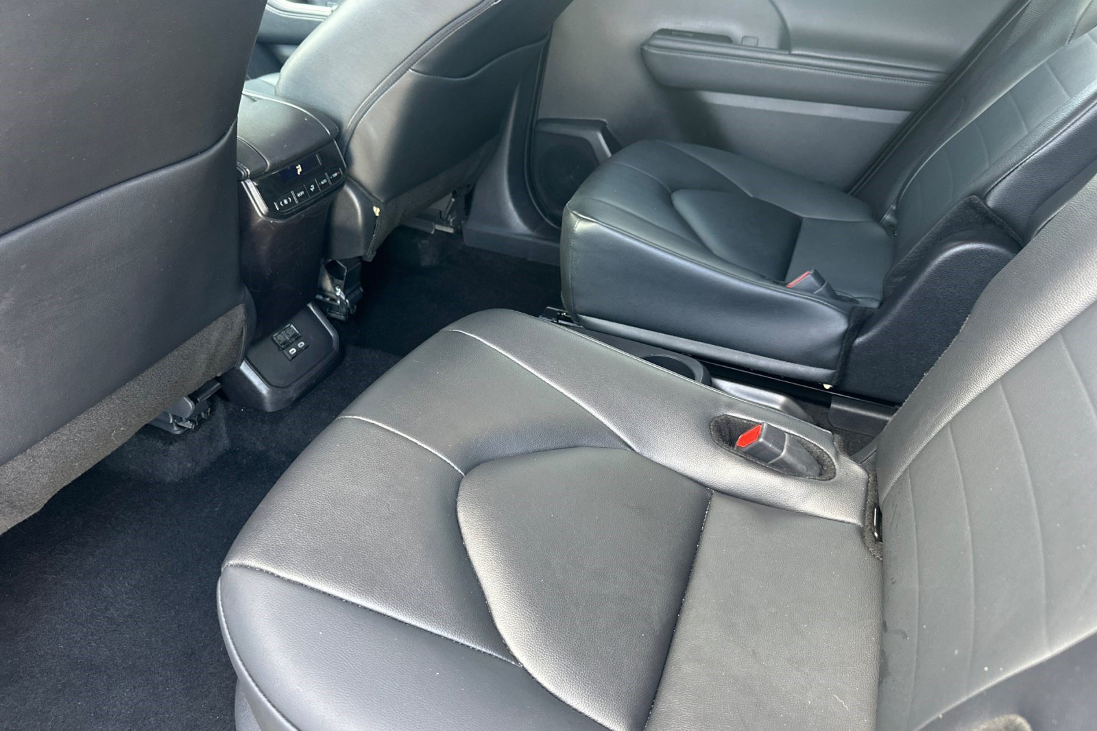 Used 2026 Toyota Highlander XLE AWD/4WD image 26