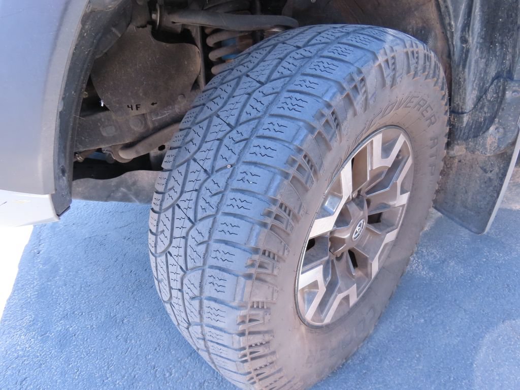 Used 2020 Toyota Tacoma TRD Off-Road AWD/4WD image 14