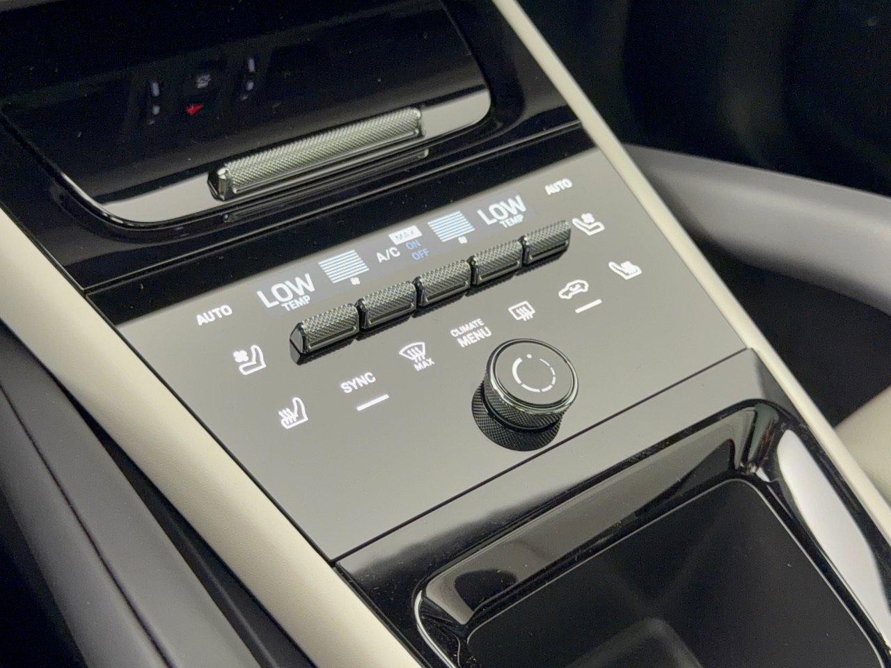 New 2026 Porsche Cayenne GTS AWD/4WD image 22