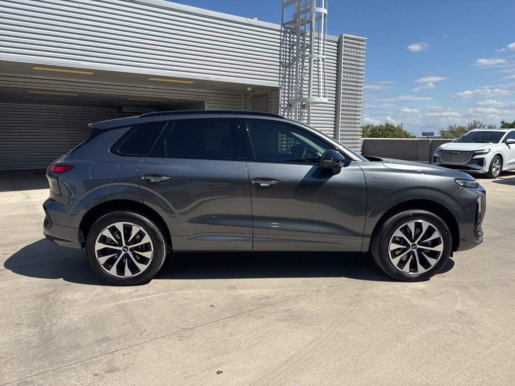 New 2026 Audi Q3 quattro 2.0T AWD/4WD image 4