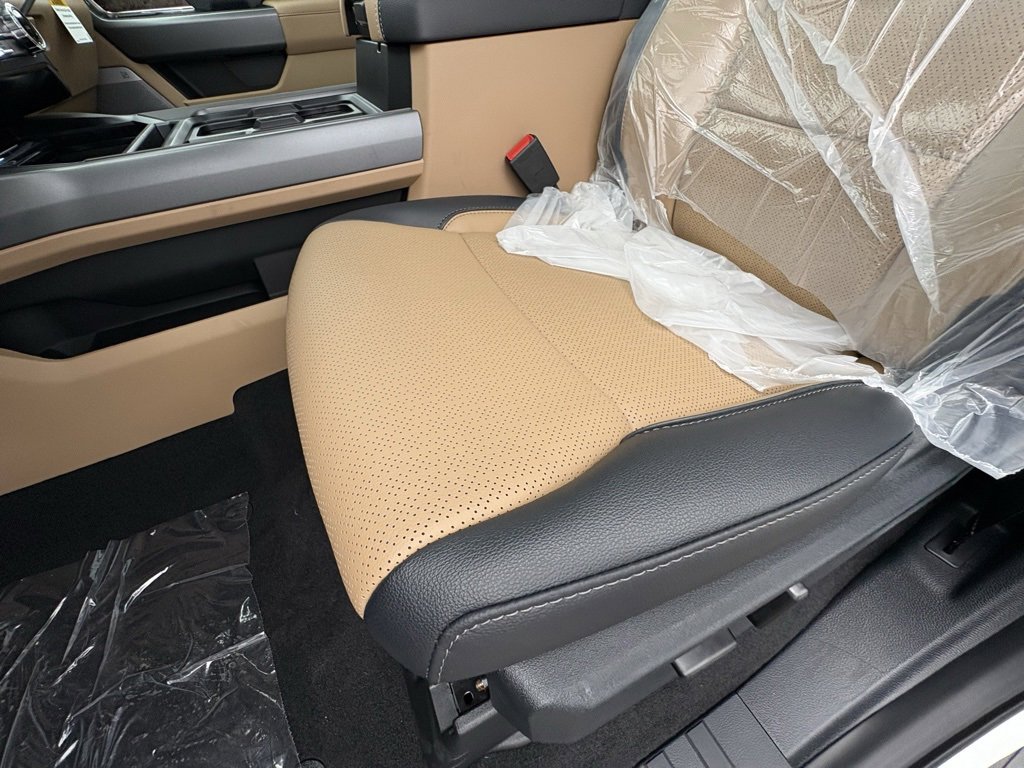 New 2026 Ford F350 Lariat w/ Lariat Premium Package image 38