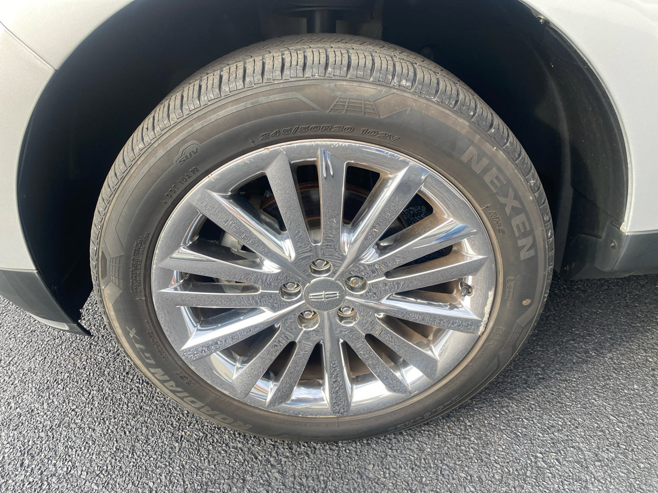 Used 2015 Lincoln MKX FWD w/ Equipment Group 101A image 9