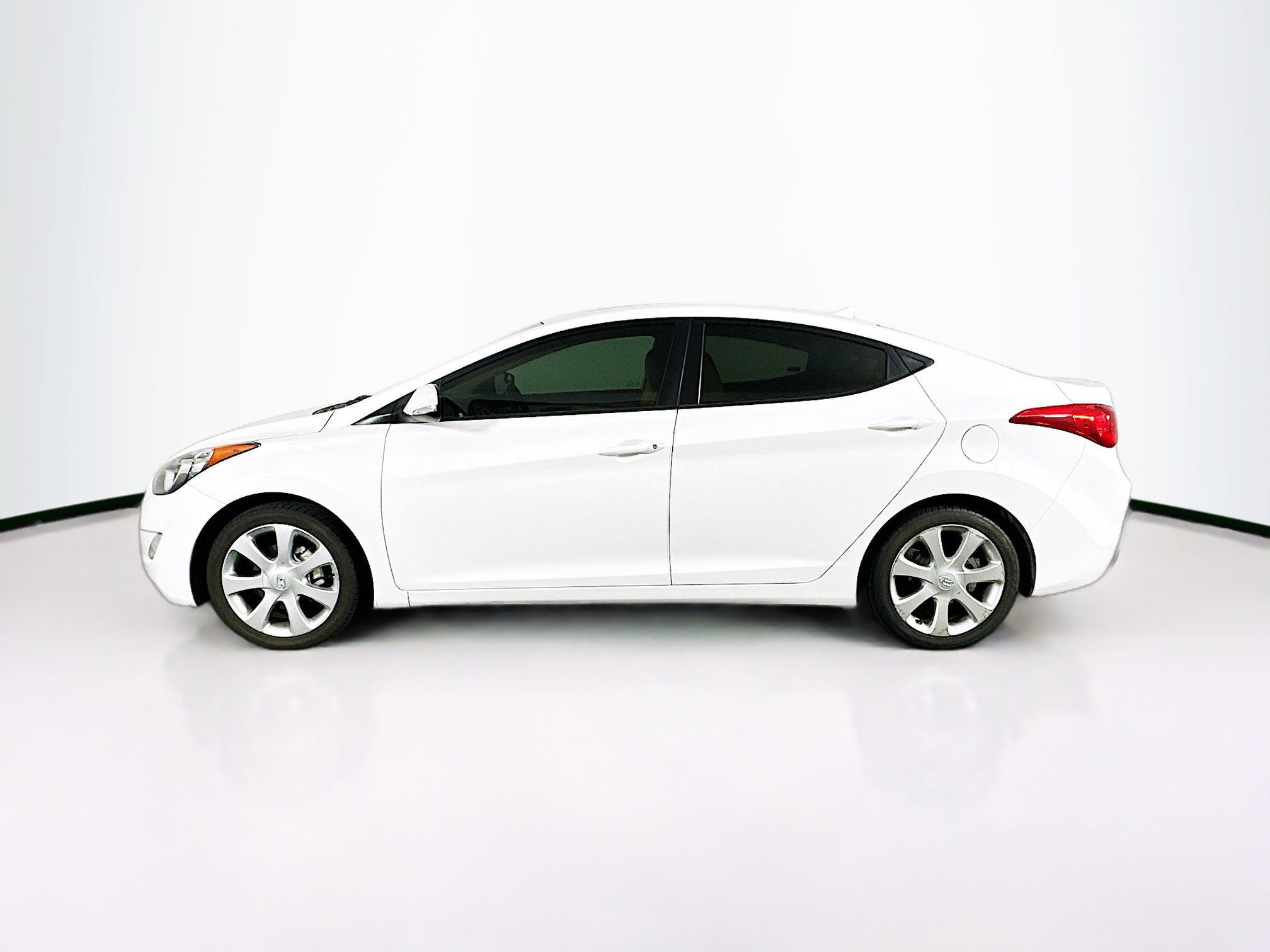 Used 2011 Hyundai Elantra Limited FWD image 4