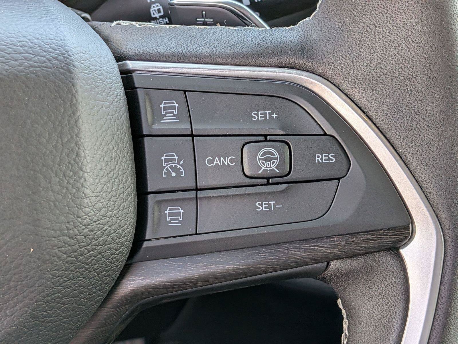 New 2026 Jeep Grand Cherokee Limited AWD/4WD image 9
