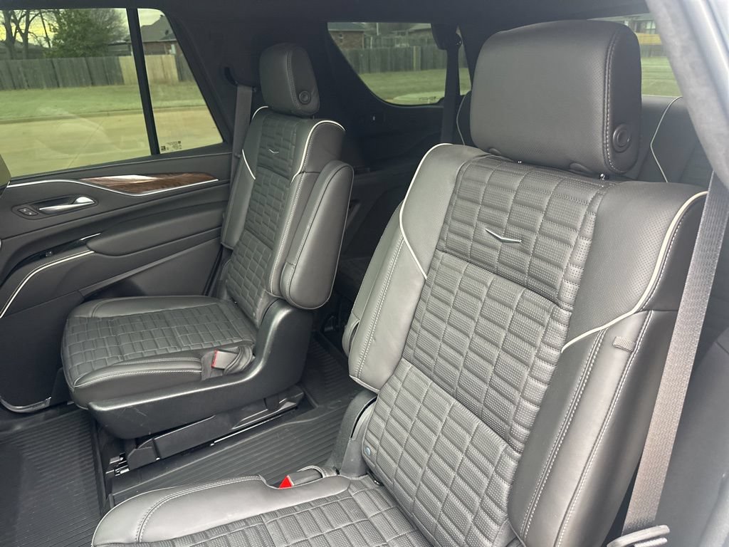 Used 2024 Cadillac Escalade Premium Luxury Platinum AWD/4WD image 33