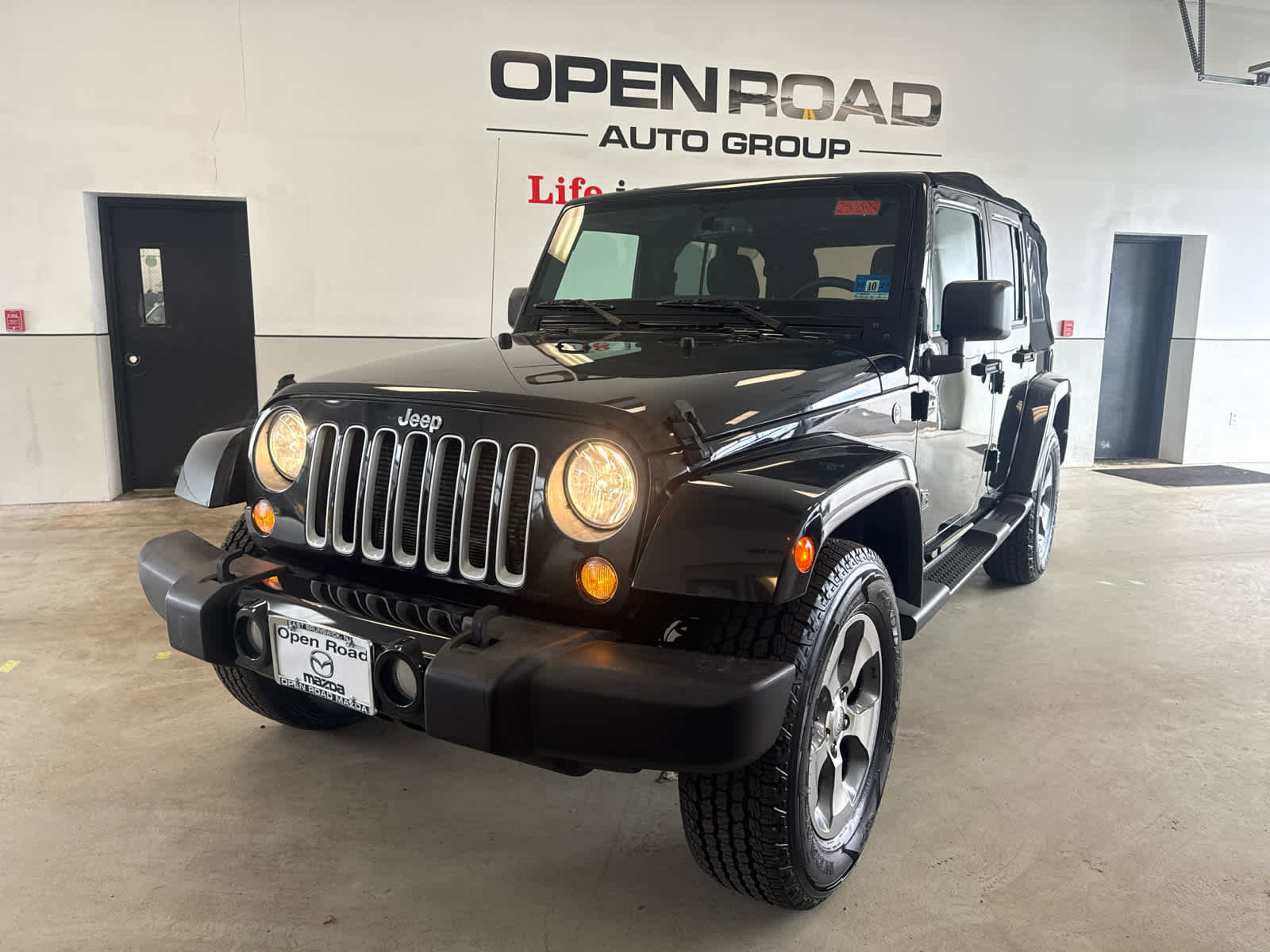 Used 2016 Jeep Wrangler Unlimited Sahara w/ Dual Top Group image 1